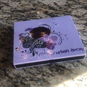 Urban Decay book of shadows vol 1